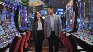 free bonus live casino baccarat table with real dealer streaming on mobile